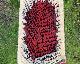 Vintage Scandinavian rya rug 160x104cm – 70s handwoven wool carpet in red black beige – thick mid-century modern Nordic rug