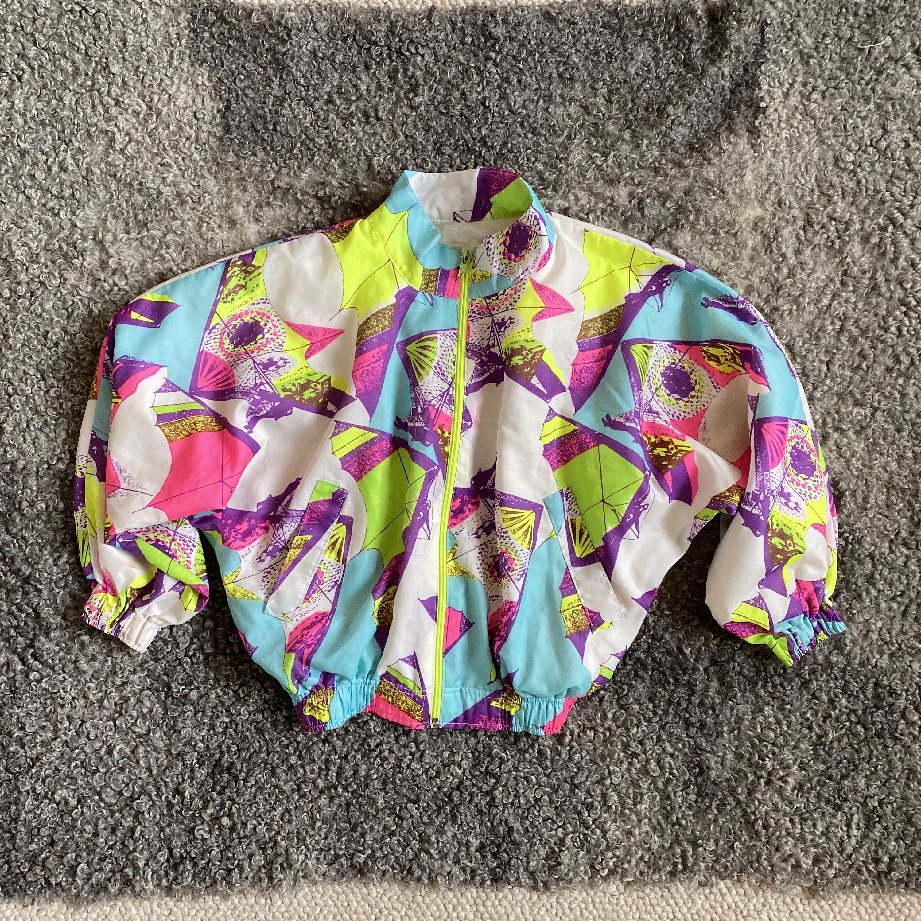90s windbreaker outfit top