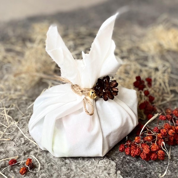 Estnische Praline Geschenkbox 30 Estnisch Kalev Pralinen Bonbons Süßigkeiten Geschenk verpackt Baumwollstoff Überraschungsbox Weihnachtsgeschenk Korb