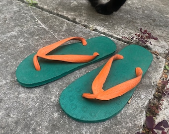 Tongs vintage pour enfants, chaussures de plage, chaussures de piscine, chaussures en caoutchouc, chaussures de plage, sandales imperméables. Pointure 32, chaussures d'été rétro, chaussures des années 80