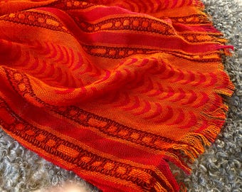 Vintage Tablecloth Woven Red Pink Festive Table Linen Retro Xmas Table Cloth Blanket Scandinavian Vintage Table Linen