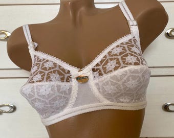 Vintage Bra White Lace Brassiere Ladies Lingerie Retro Wedding Underwear Triola Size 75B Collectible