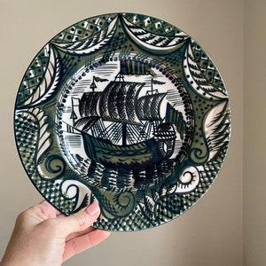 LFZ Vintage Lomonosov Porcelain Factory Collectible Wall Plate. Collectible