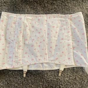 Vintager Girdle Plus Size XL Unused Cotton Girdle, Garter Belt Small Flowers Floral Vintage Women Underwear Collectible