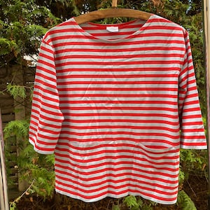 MARIMEKKO T Shirt, Size M Red Grey Striped Cotton Jersey Top Pockets Made in Finland Scandinavian Design