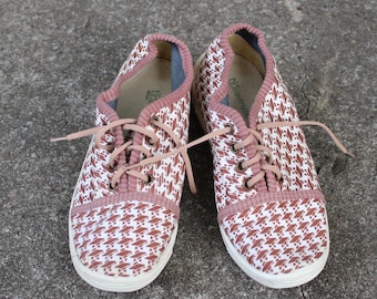 Unbenutzte Vintage Canvas Sneakers Braun & Weiß | Retro-Schnürschuhe | Einlegesohle 24 cm | EU 38 | Minimal Freizeit Schuhe