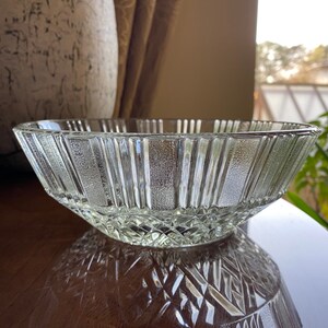 Vintage Glass Bowl Retro Glass Serving Bowl Candy Dish Art Deco Style Vintage Design, Collectible