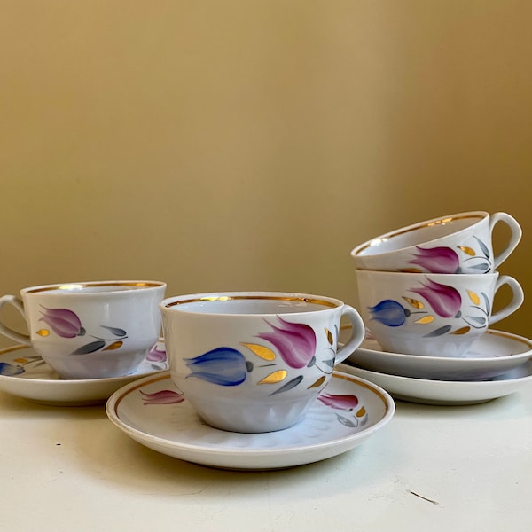 Ensemble de 4 tasses à café et soucoupes peintes à la main de l’usine de porcelaine de Riga, petit ensemble avec décoration de fleurs peintes à la main Lettonie Riga Porcelaine