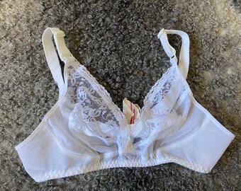 90s Vintage White Bra Unused Retro Ladies Brassiere Lace Bra Wedding Underwear Top Estonia Sewing Factory Võit 1991