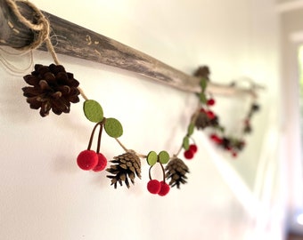 Natural Christmas Banner Pinecone Garland Felt Cherry Garland Christmas Decoration Rustic Christmas Decor Scandinavian Holiday Eco Friendly
