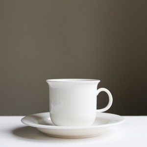 Arabia Finland ARCTICA Kaffeetasse mit Untertasse, Entworfen von Inkeri Leivo, skandinavisches Design