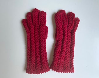 Vintage Wool Gloves Womens Vintage Red Colour Hand Woven Gloves.