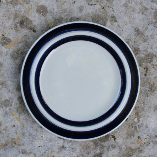 Arabia Finland ANEMONE BLUE Dessert Plate Designed by Ulla Procopé, Bread & Butter Plate Blue Flowers, Scandinavia