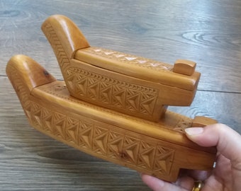 Porta-tempero de nogueira da Arca de Noé – Decoração de mesa simbólica