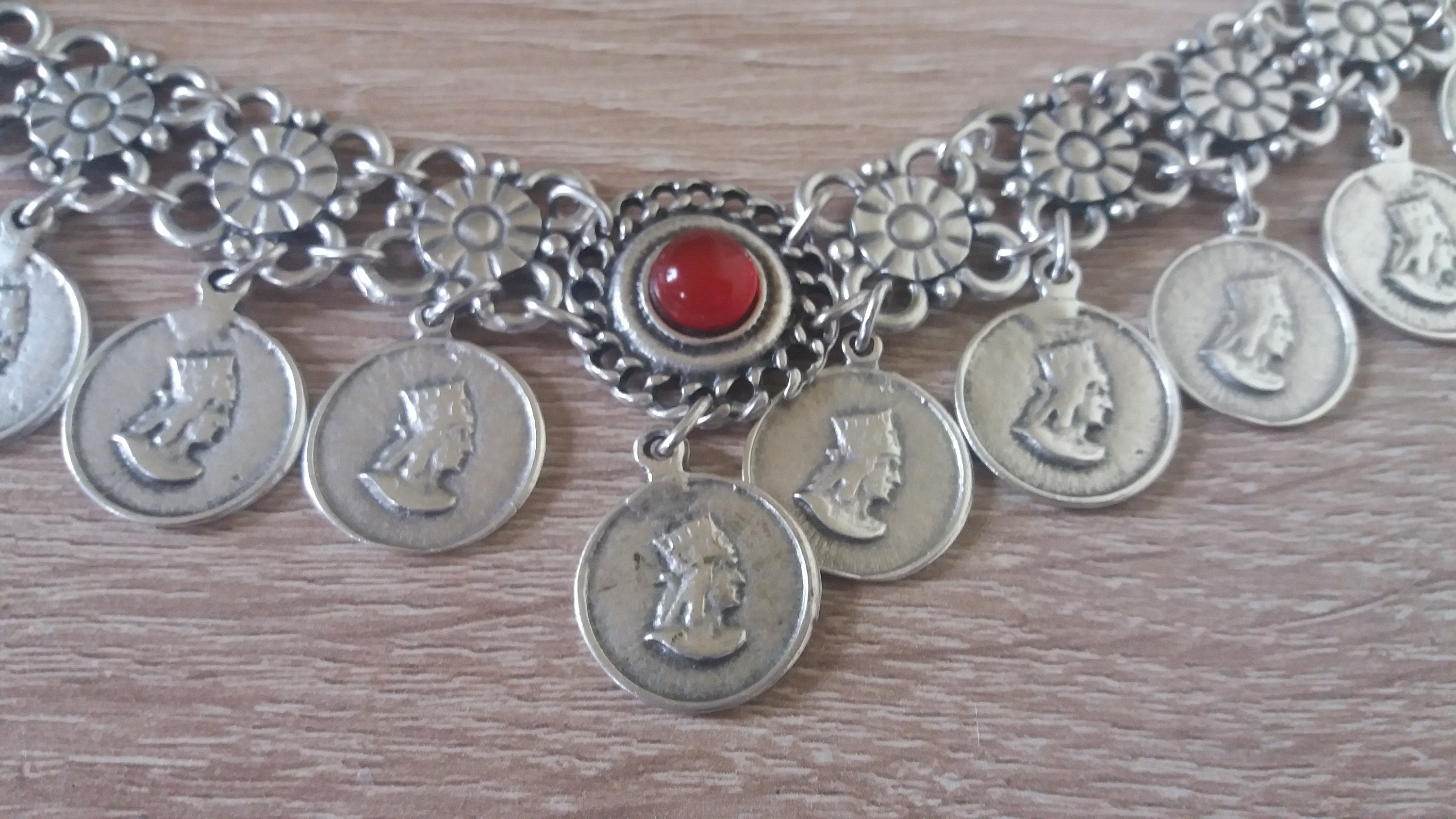 Pendentif Frontal Argenté Tigran The Great - Style Ethnique Arménien, Alliage, Neuf Sans Emballage