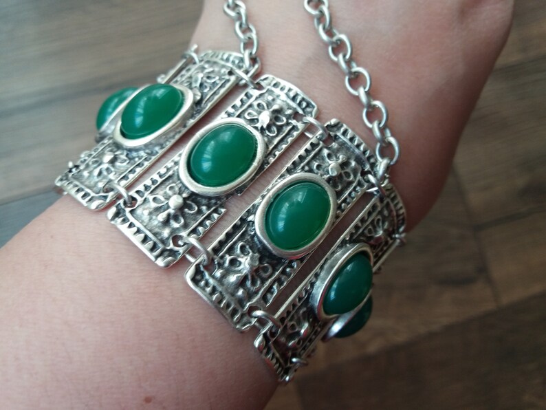 Ethnic Ring Bracelet Armenian Bracelet Hand Chain Hand Harness Silver Plated Armor Link Ring Bracelet Green Chrysolite Ring Bracelet