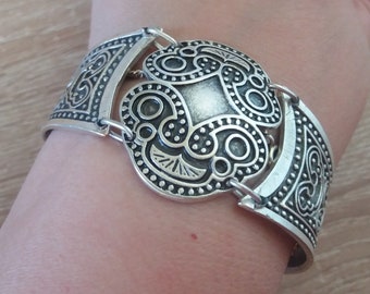 Verzilverde gebogen pantserschakelarmband – Armeense etnische tribale sieraden