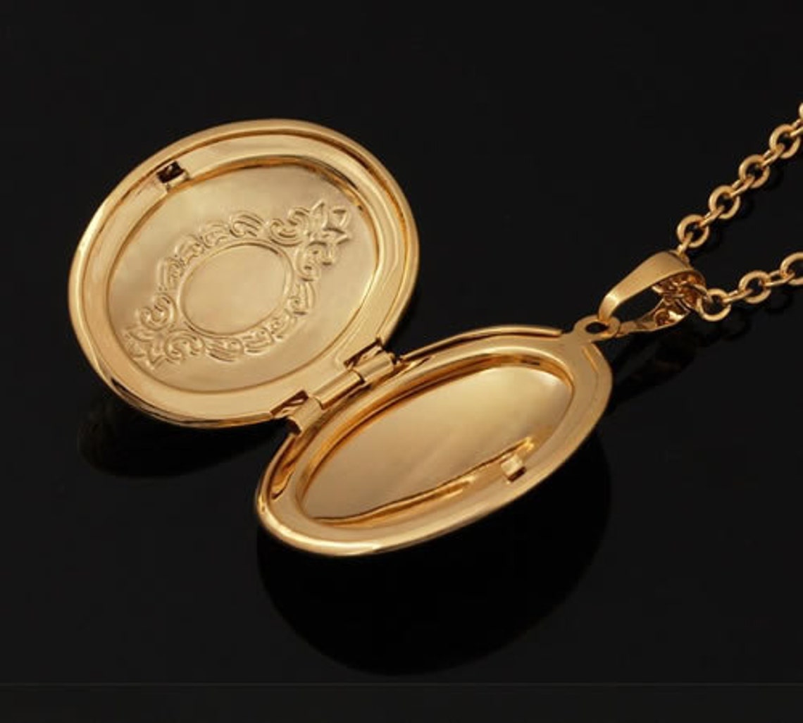 18K Gold Vintage Openable Photo Frame Necklace main image 1