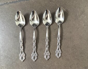 Set of 4 Vintage Oneida Chandelier Stainless Steel Grapefruit Fruit Spoons