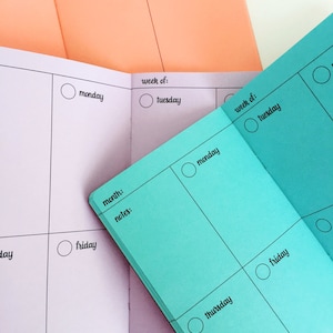 BOXES WEEKLY Traveler&#39;s Notebook Insert  WO2P  - Choose from 23 colors and 8 sizes