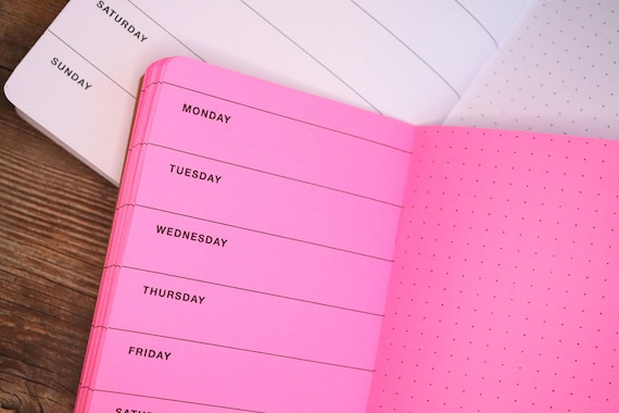 HORIZONTAL WEEKLY  DOTS Undated Traveler's Notebook Insert   - Choice of 23 colors and 8 sizes