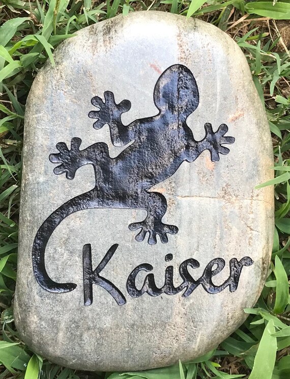 Personalized Pet Memorial Stone,  7”/8”, Engraved, Burial Grave Marker, Lizard, Gecko, Retile, Silhouette, FREE SHIPPIING