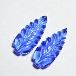 2 Pieces 1 Matched Pair Tanzanite Blue Quartz Hand Carved Leaves Loose Gemstone Size 25X12 MM/Attractive Leaves/Hand Carving Leaves.