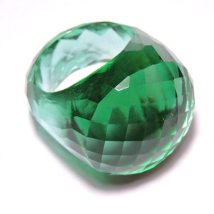 1 stuk prachtige smaragdgroene kwarts volledig gefacetteerde ronde ring / ronde bovenkant / van edelsteen gemaakte ring / cadeau