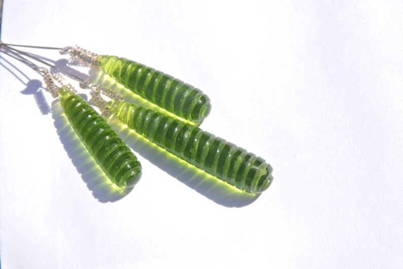 25/% OFF 3 Pcs Trios Very Beautiful Peridot Green Quartz Hand Carved Drops Beads Size 40X7-30X7 Mm