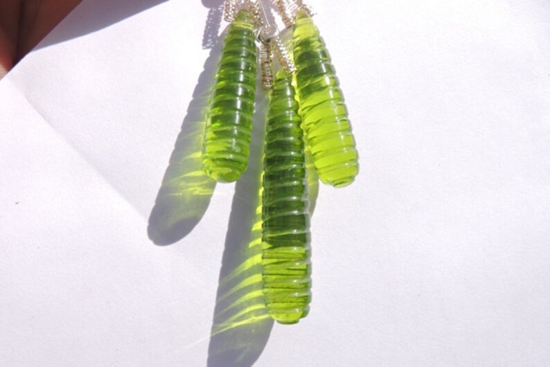 25/% OFF 3 Pcs Trios Very Beautiful Peridot Green Quartz Hand Carved Drops Beads Size 40X7-30X7 Mm