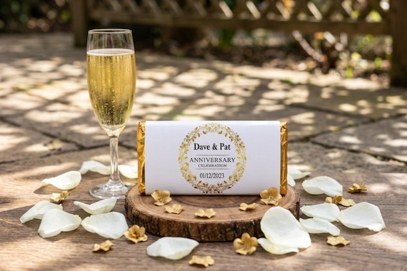 Personalised Anniversary Galaxy Chocolate Bar Favors | Custom Golden Wedding Guest Treat | Elegant Couple's Celebration Sweet V3