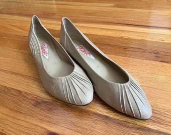 Vintage Beige 9West Flats