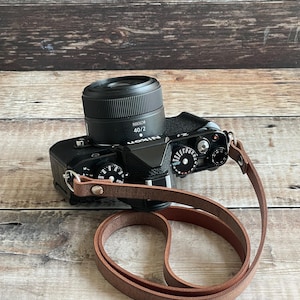Short Leather Camera Strap for your Camera. film and classic cameras, mirrorless. Antique Brown Leather Camera Strap. Leather Camera Strap