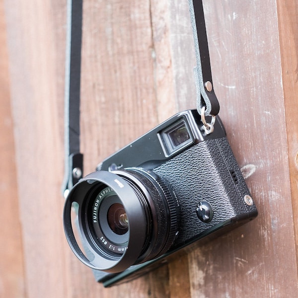 Short Leather Camera Strap in Black for your Camera.  Short Kamera Gurt Leder | Short Strap for Camera | Short leather camera strap