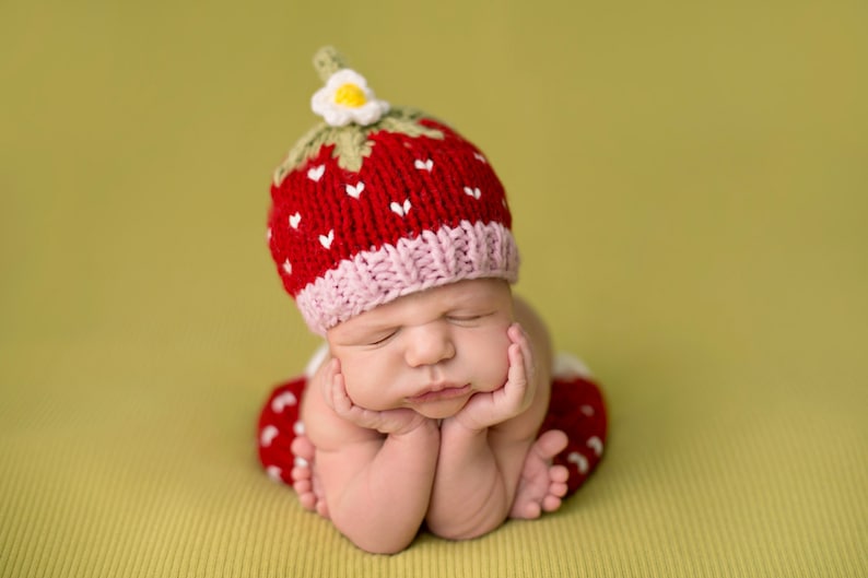 Strawberry Hat and Pants Hand-Knit Set for Newborns in Red with White Flower, Photography Prop and Gift image 1