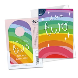 Carte d'anniversaire de bébé de deux ans aux couleurs de l'arc-en-ciel avec activité créative découpée