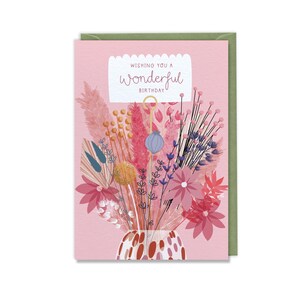 Un merveilleux bouquet de fleurs d'anniversaire dans un vase - Carte de voeux d'anniversaire de luxe
