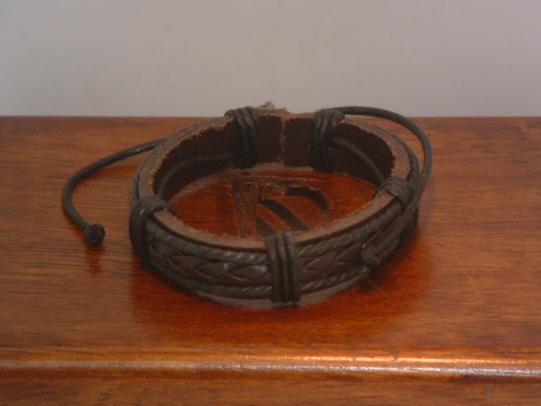 braided tie bracelet