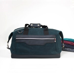 Marvin duffel bag sewing pattern and tutorial, large weekender bag or gym bag pdf pattern - t018 EN