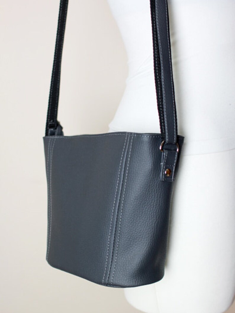 Shoulder bag pdf pattern, faux leather bag, crossbody bag sewing pattern and tutorial w-t007 image 3