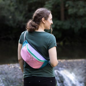 Large crossbody fanny pack
