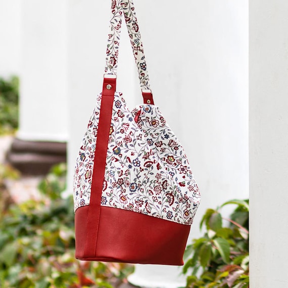 Hobo Bag Sewing Pattern: Shoulder Purse Pattern, Floral Handbag (PDF download t008)