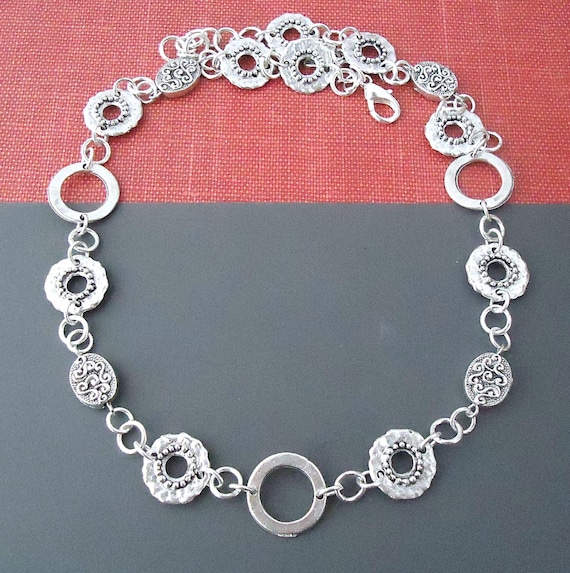 Hammered Silver Metal Choker Necklace: Modern Statement Jewelry