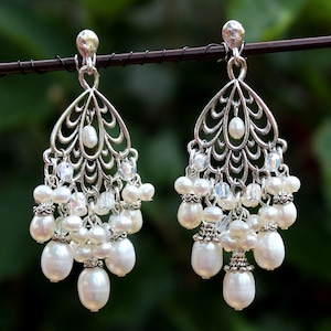 Witte zoetwaterparel kroonluchter paaloorbellen: kristal strass statement bruidssieraden, handgemaakt