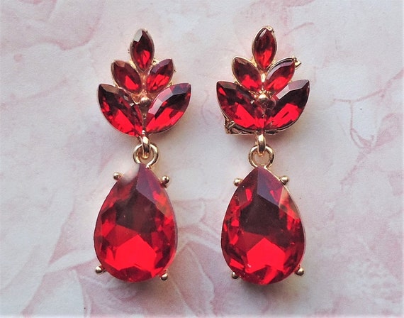 Swarovski Elements Red Garnet Bella Dangle Earrings Gold Plated Earrings  with Leverback Closure: Jewelry