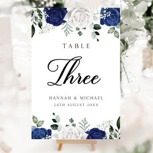 Numéros de table roses bleus et blancs, numéros de table imprimés, cartes de noms de table pour une réception de mariage, cartes numéros de table à fleurs bleu roi