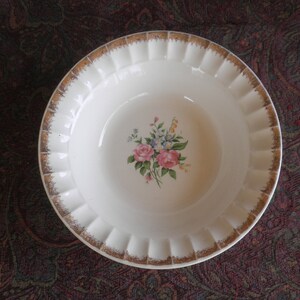 Excellent Vintage Cronin China Vegetable Serving Bowl Trimmed in Gold