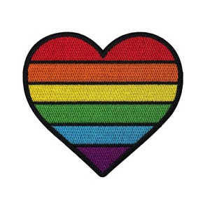 Puede incluir: Parche bordado en forma de corazón con diseño de arcoíris. El parche presenta rayas rojas, naranjas, amarillas, verdes, azules y moradas, con un borde negro. Para ropa o accesorios.