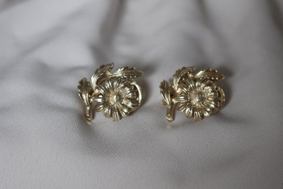 Vintage 1950's Retro Gold Tone Metal Matching Set… - image 4