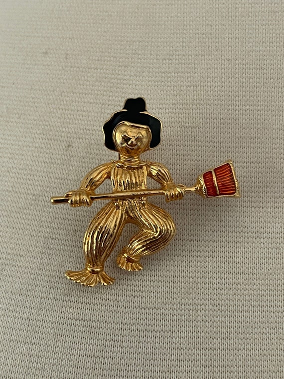 Vintage Scarecrow With Broom Halloween Gold atone 
